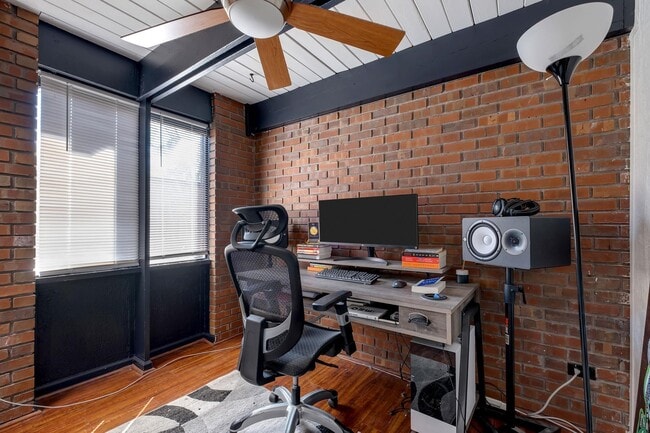 Building Photo - 220 Belmont Rd