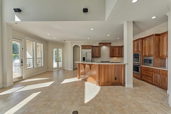 Building Photo - 23 Player Oaks Pl