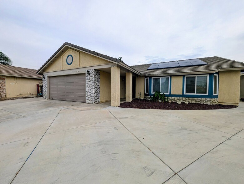 Building Photo - 2524 Plaza Serena Dr