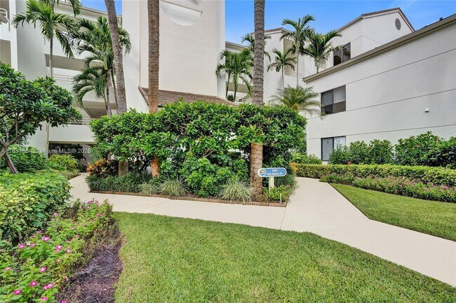 Building Photo - 925 Oak Harbour Dr