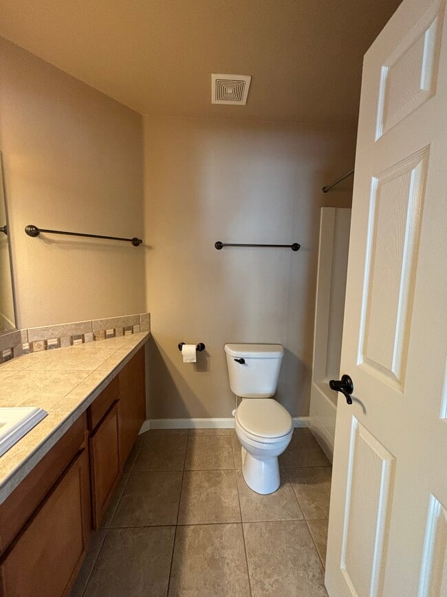 Building Photo - 1408 NE Redspire Ln