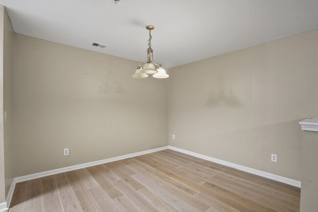 Building Photo - 5104 Fairington Ridge Cir