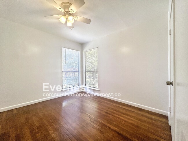 Building Photo - 618 Pilgrim Dr