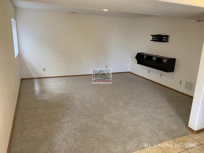 Building Photo - 5820 Corinth Dr