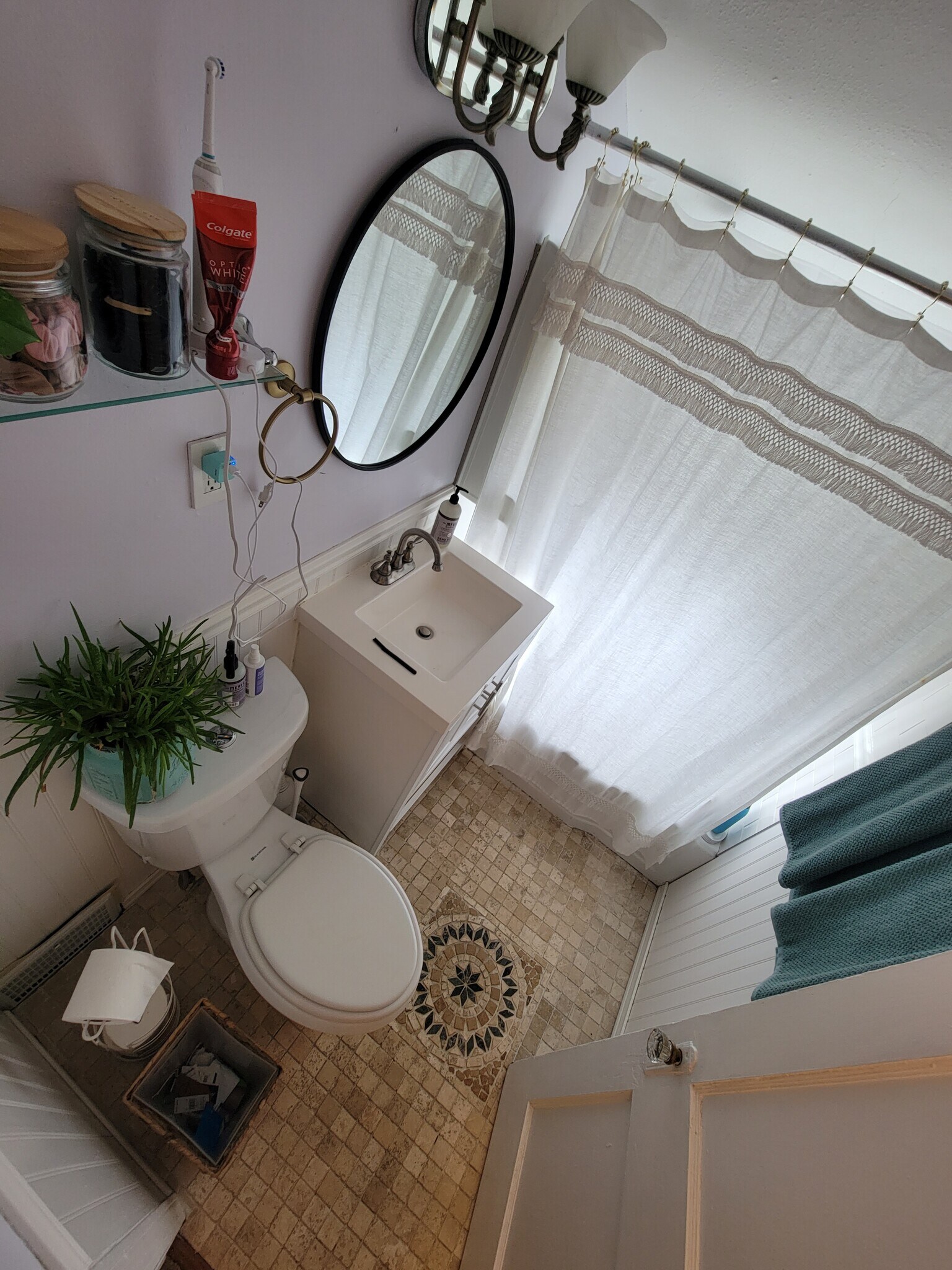 Building Photo - 450 Linden Ave