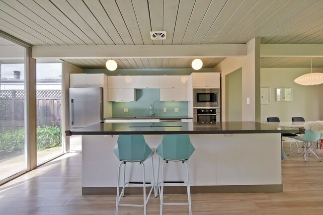 Building Photo - 4BD/2BA Cupertino Gem with Modern Upgrades!