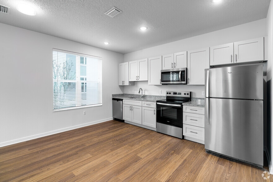 3BR, 2BA - 1,042SF - Kitchen - 52 at Park