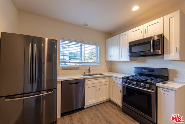 Building Photo - 20102 Baltar St