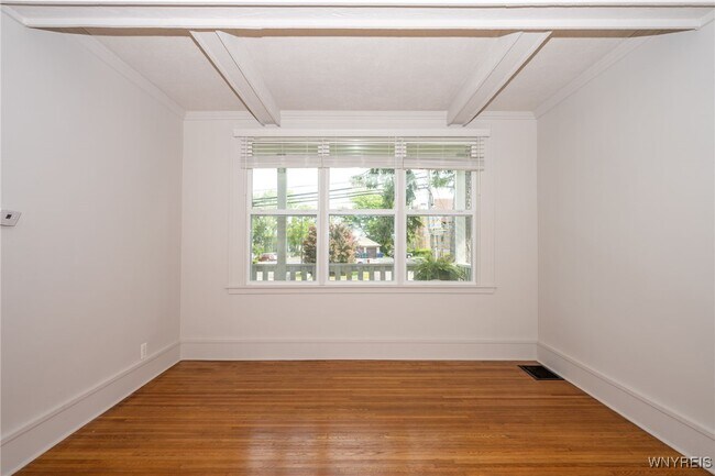 Building Photo - 933 Tifft St