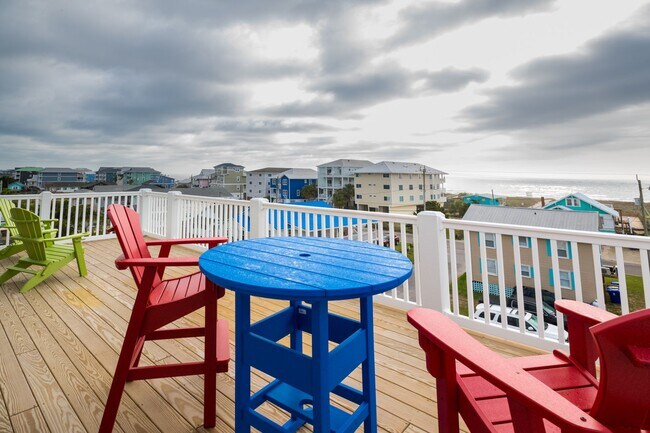 Building Photo - AWESOME OFF-SEASON SINGLE FAMILY BEACH HOM...