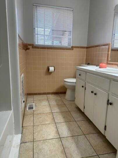 Building Photo - 4000 Sycamore Dr NW