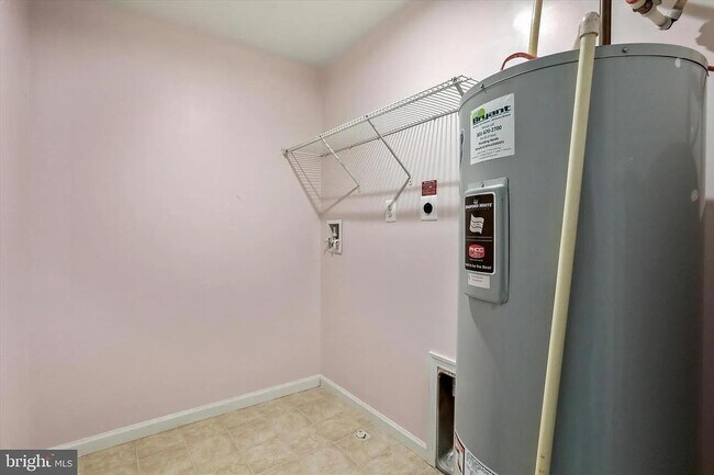 Building Photo - 125 Ceritos Trl