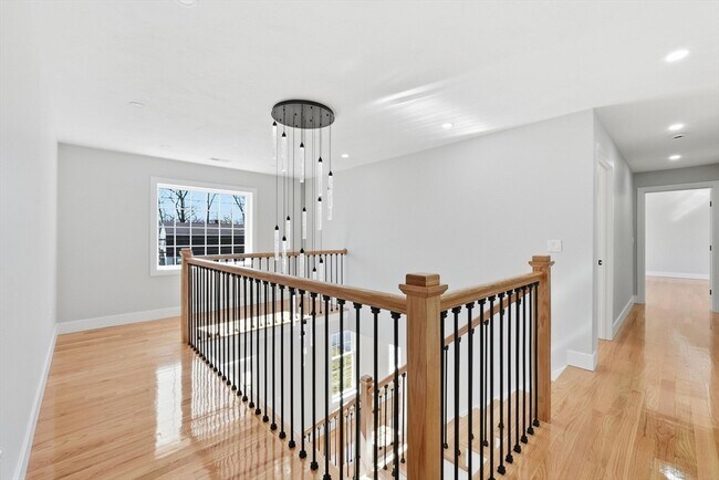 Building Photo - 4 Barrows Rd