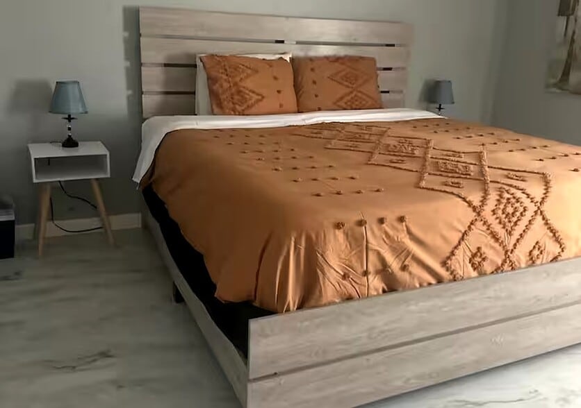 Building Photo - 8672 Prather Dr