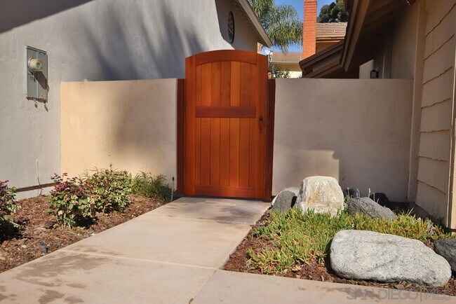 Building Photo - 4080 Carmel Brooks Way