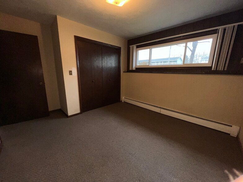 Bedroom 3 - 5415 Schmutzler St