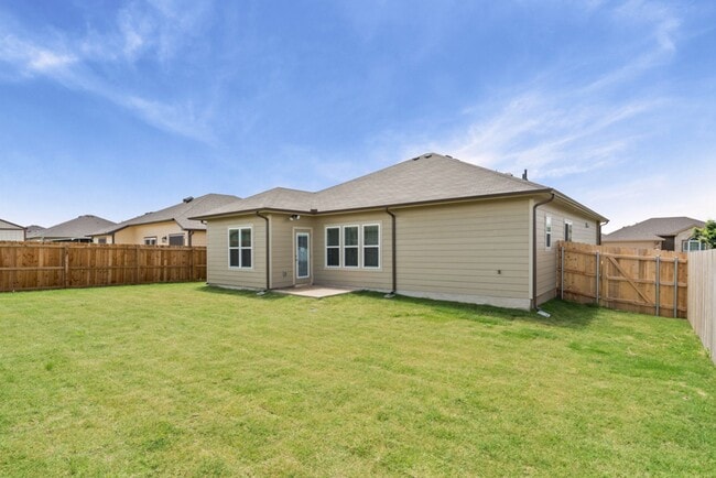 Building Photo - 8110 Bridgepointe Dr