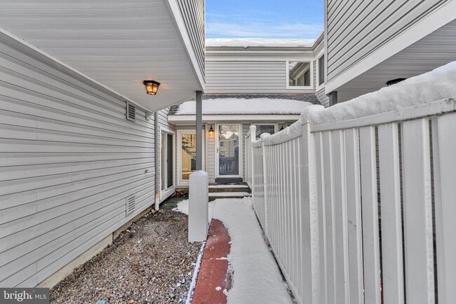 Building Photo - 1228 Chanticleer