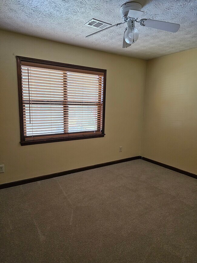 Second bedroom - 5682 Pennybrook Ct