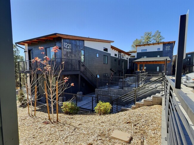 Building Photo - 1221 East Emma Drive