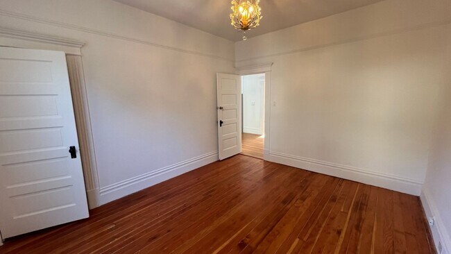 Building Photo - 1420-1424 9th Ave