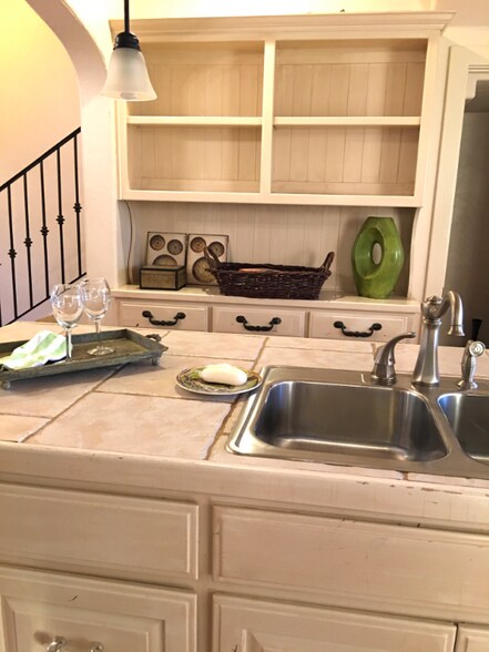 Building Photo - 44 N Olive Ave