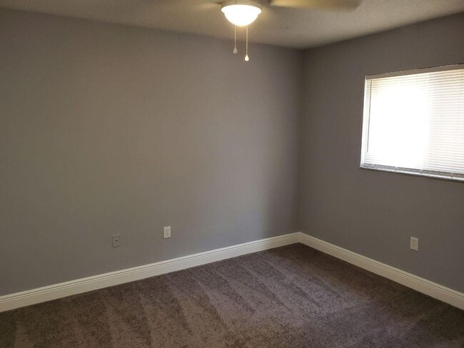 Building Photo - 3/2 Duplex in Bradenton