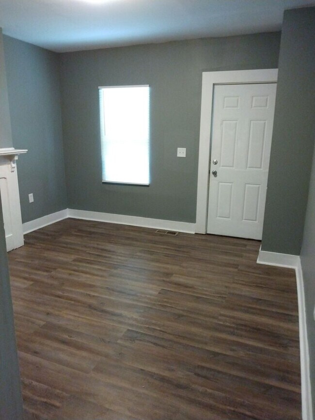 Building Photo - 142-144-144 W Park Ave