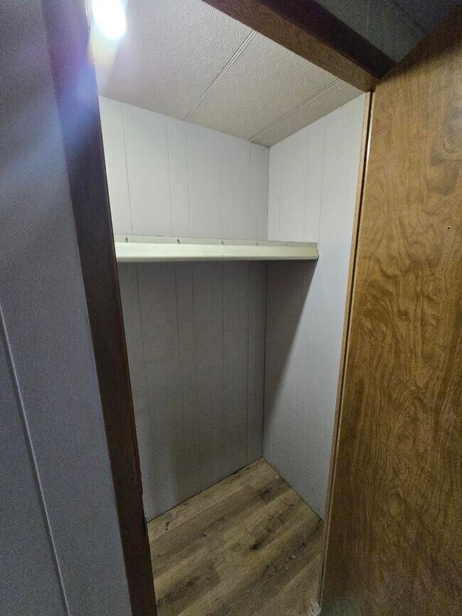 Building Photo - 2 Bed 2 Bath Home For Rent in Middletown, MO!