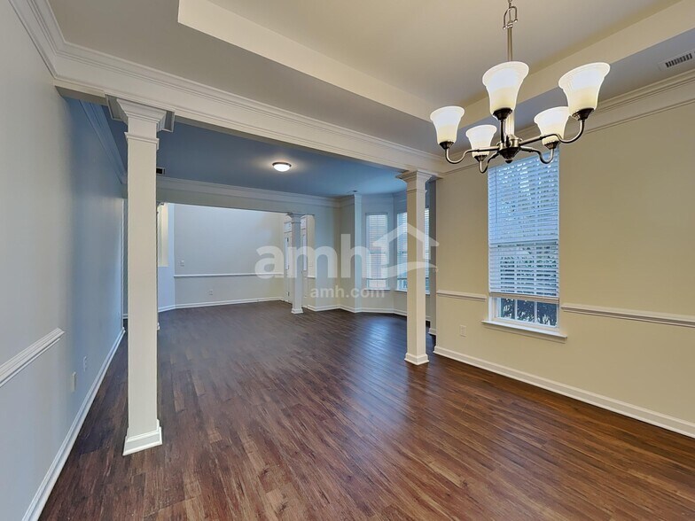 Building Photo - 4205 Lindsey Ln