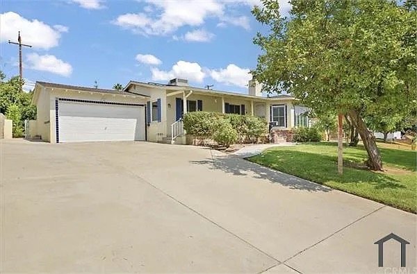 Building Photo - 3645 Camellia Dr