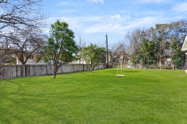 Building Photo - North Central Greater Harmony Hills Area