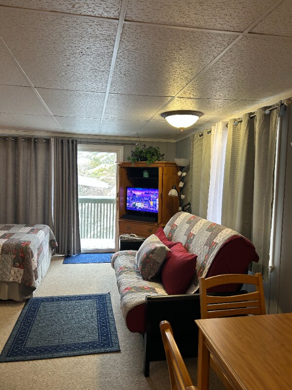 Building Photo - 5712 Shanty Creek Rd