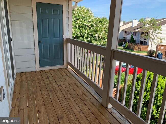 Building Photo - 6084B Essex House Square