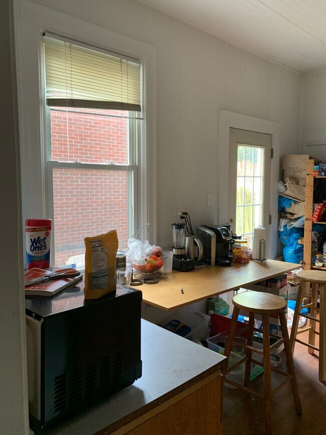 Building Photo - 308 S Neville St