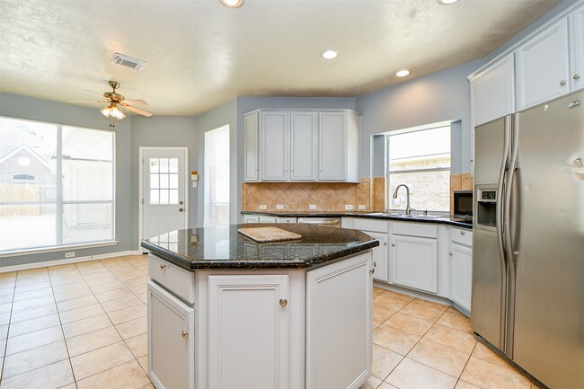 Building Photo - 12823 Dadebrook Ct