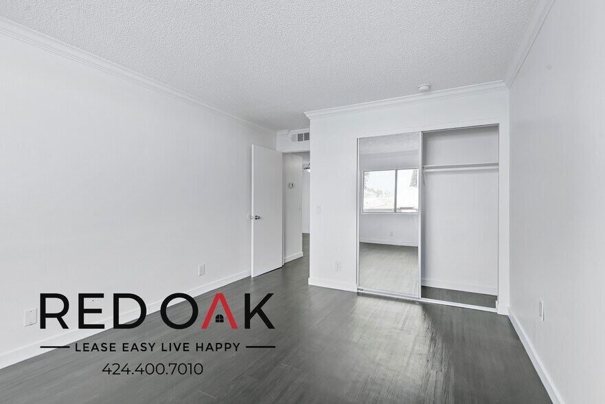 Building Photo - 1522 N Formosa Ave