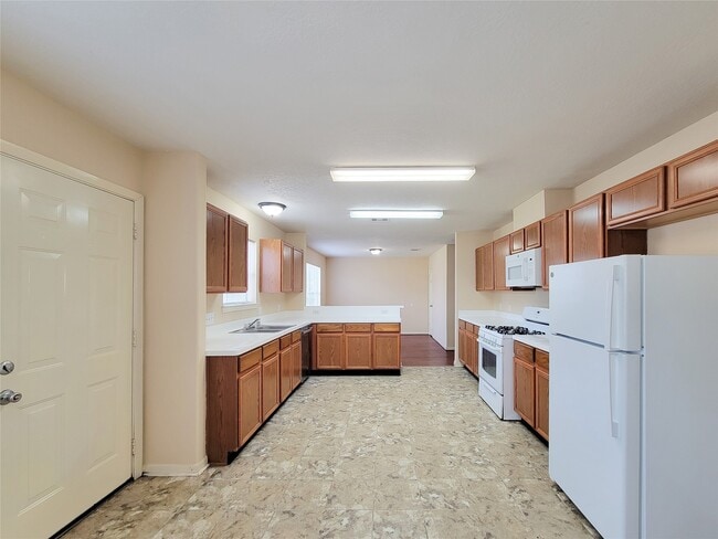 Building Photo - 19718 Byron Meadows Dr