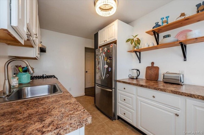 Building Photo - 614 Franklin Blvd