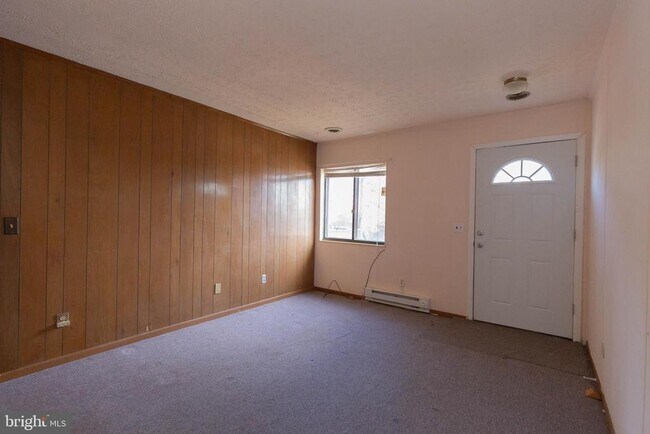 Building Photo - 48 Turf Ln