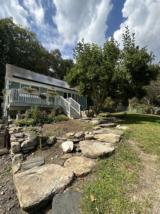 Primary Photo - 20 Eastview Dr
