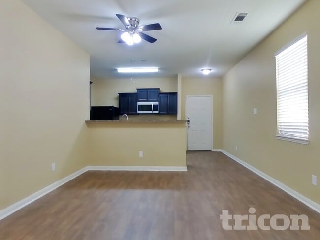 Building Photo - 2063 Sweet Lilac Dr