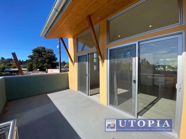 Building Photo - Newly Built 3Bd/2Ba Townhouse Style Home w...