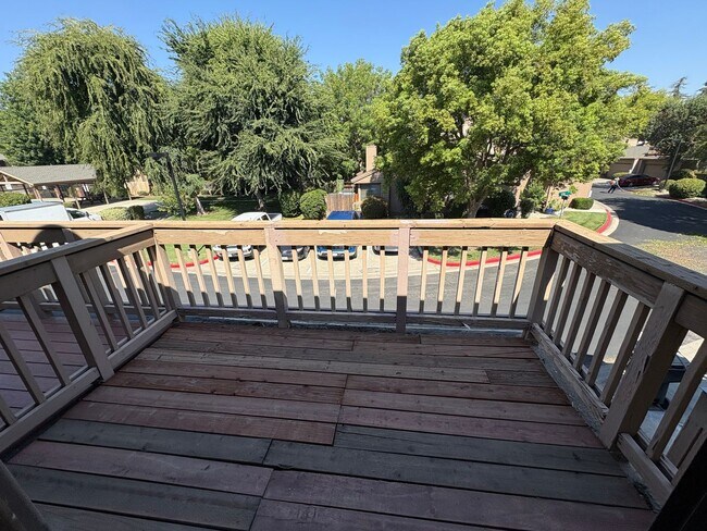 Building Photo - 3 Bedroom Home located in Westgate Neighbo...
