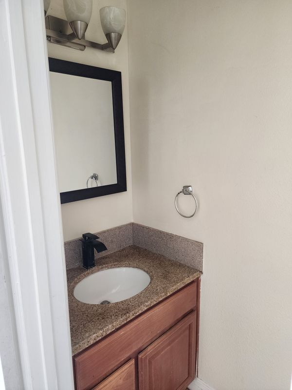 Building Photo - 13514 Village Dr