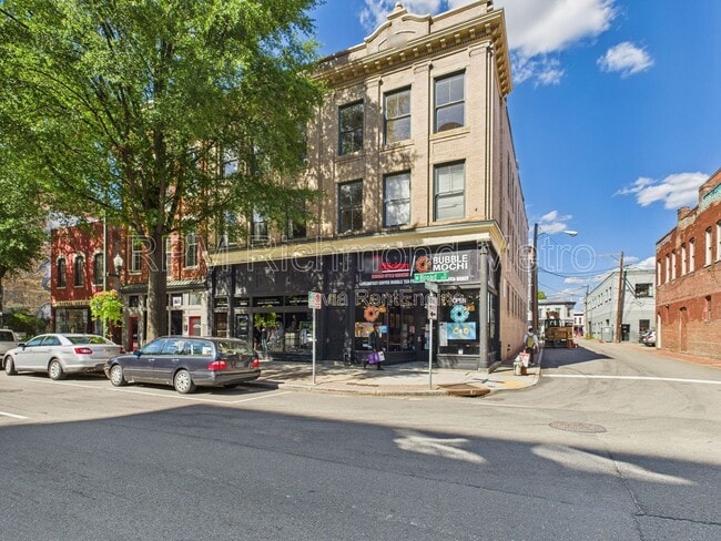 Building Photo - 200 W Broad St