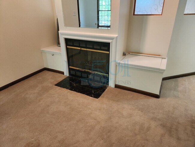 Building Photo - RARE exquisite home on acreage in the heart of West Little Rock!