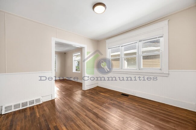 Building Photo - 62 Quimby St NE