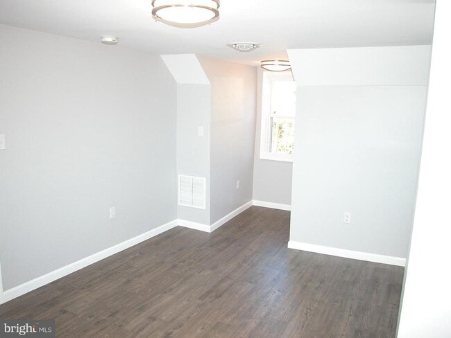 Building Photo - 14835 Clear Spring Rd