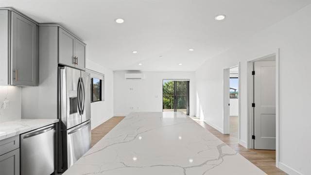 Building Photo - 3817 Highland Dr